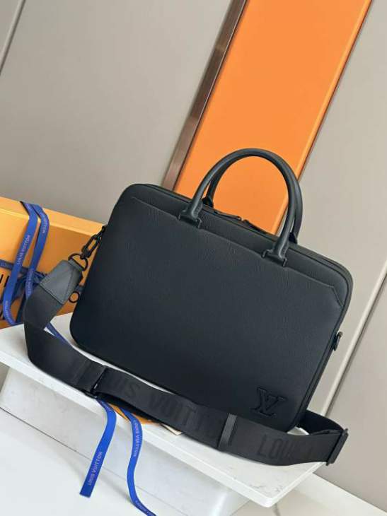 Picture of Louis Vuitton Mens Bags _SKUfw150871163fw